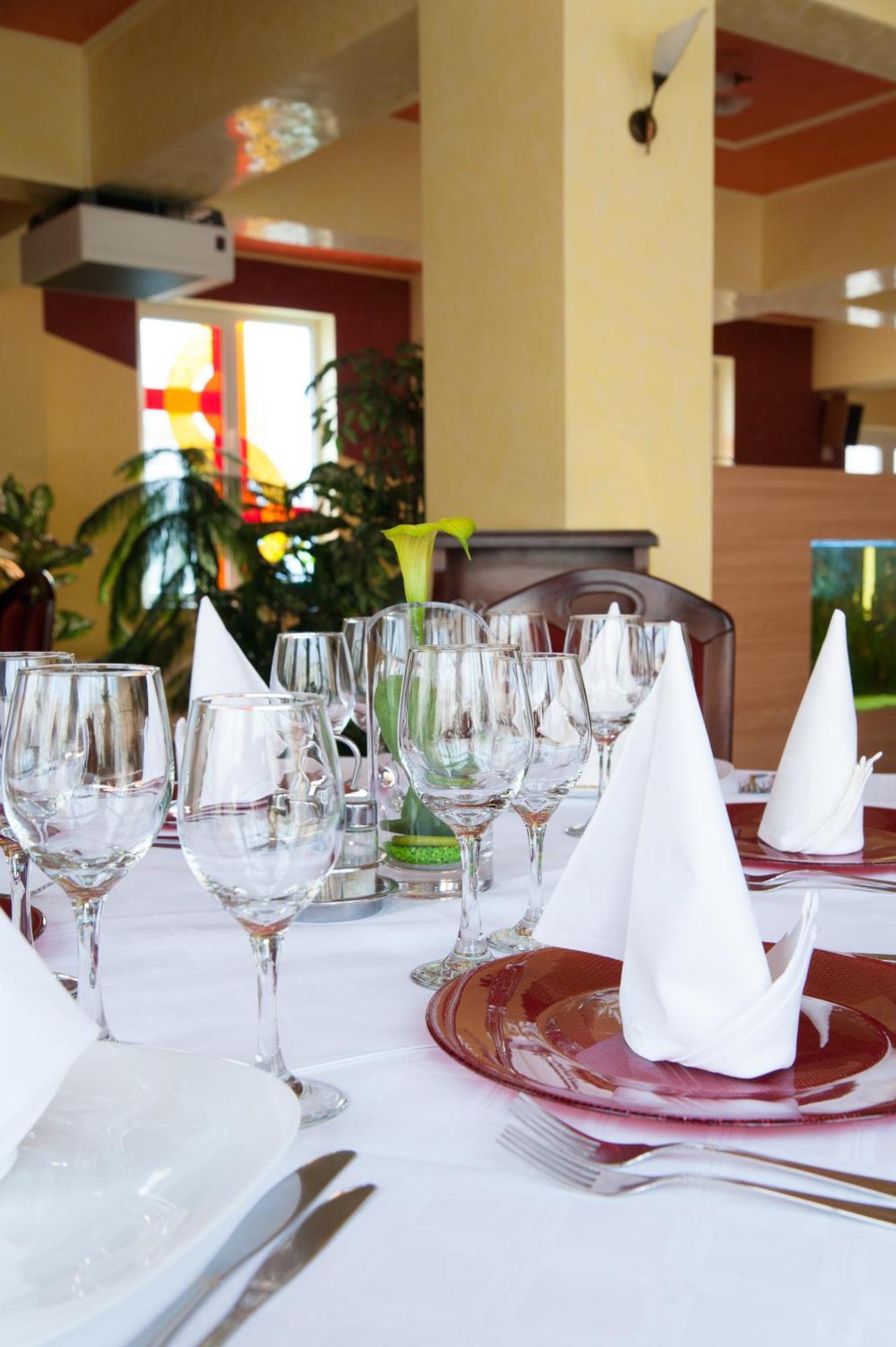 Hotel Melody Oradea Exteriör bild