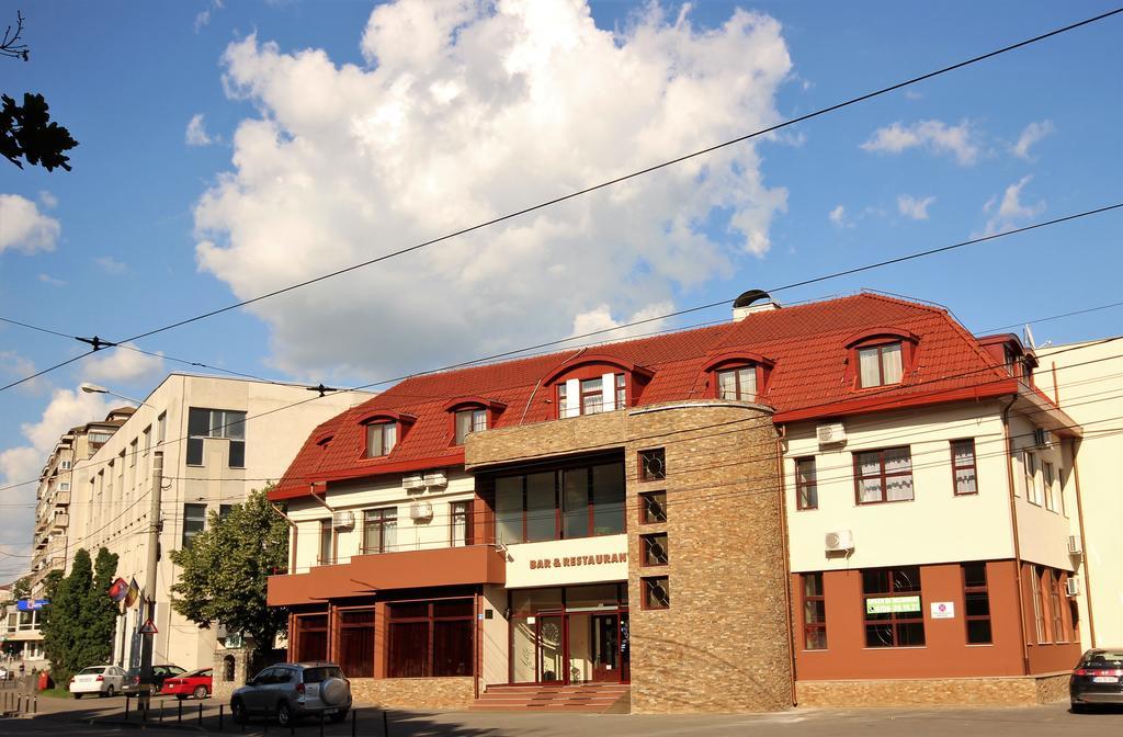 Hotel Melody Oradea Exteriör bild